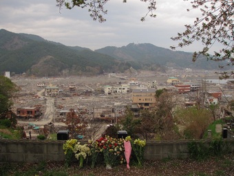 東日本大震災：2012年3月まで活動の継続を決定