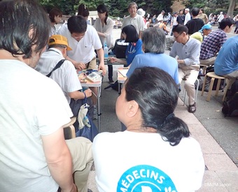 ハウジングファースト東京プロジェクト：夏祭り＆慰霊祭を開催