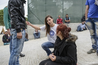 ギリシャ、モリア・キャンプにおける保護者を持たない未成年に対する性的暴行事件について