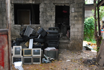 フィリピンでの２つのプロジェクト視察～台風被災地支援と電化製品廃棄物処理支援～