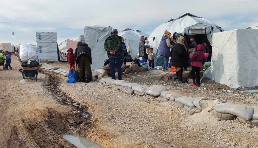 ギリシャ・レスボス島 難民キャンプ医療から疎外された難民キャンプで、 命の砦を守る 国際協力NGO 世界の医療団